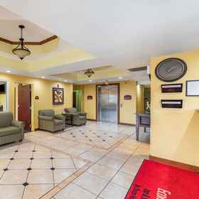 Lobby 1 Econo Lodge Inn & Suites Pritchard Road North Little Rock, Robinson Center Hotels