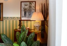 Others 5 Pinto Storey Hotel