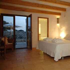 Room 1 Alcaufar Vell Hotel Rural & Restaurant, โรงแรม & ที่พัก Estellencs