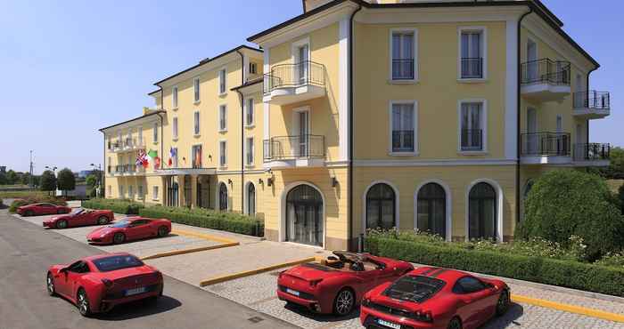 Khác Maranello Palace