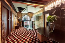 Others Charming House iQs