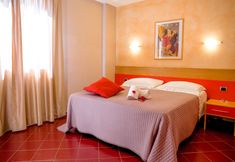 기타 7 Diana Pompei