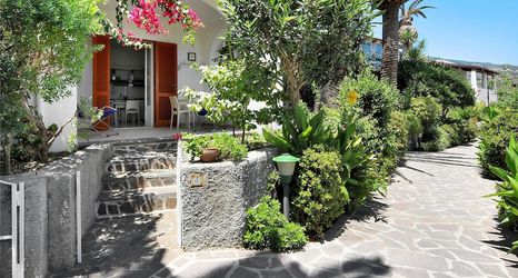 Others 2 Residence Mendolita