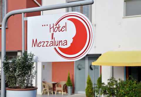 Others Hotel Mezzaluna