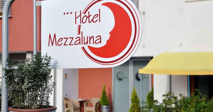 Others Hotel Mezzaluna