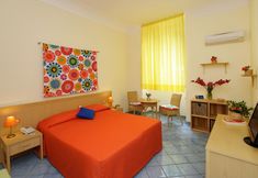 Lain-lain 6 Sharon House