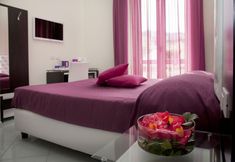 Others 6 Sorrento Flats