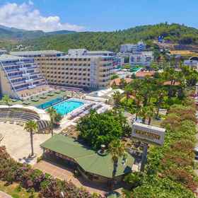 Imej utama1Beach Club Doğanay,科纳克利钟楼广场飯店