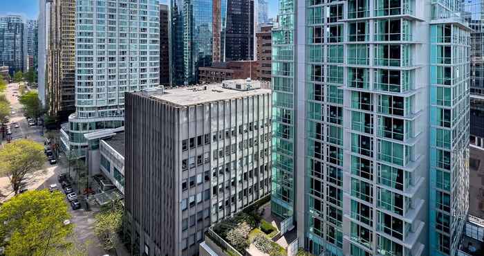 Others Coast Coal Harbour Vancouver Hotel by APA