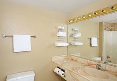 Others 5 Topaz Lodge