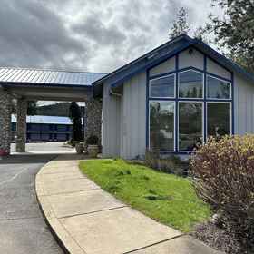 Primary image1Edgewater Inn Shady Cove,杰克逊县飯店