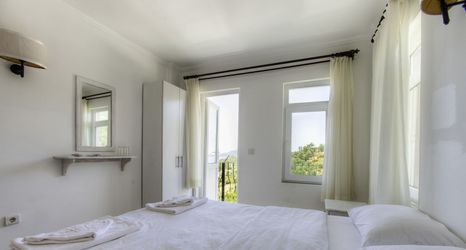 Khác 2 Hideaway Hotel