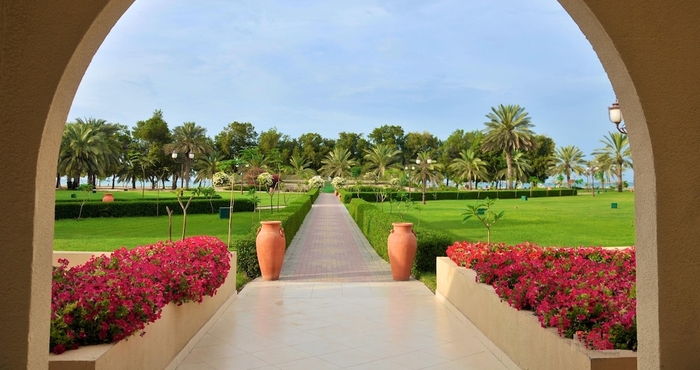 Khác Dhafra Beach Hotel