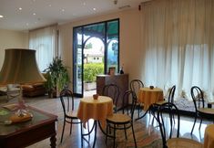 Others 2 Hotel Daniela