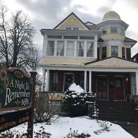 Primary image 1 나이트 투 리멤버 B&B, 나이아가라 글렌 자연 보호 구역 호텔