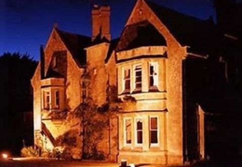 Lain-lain Burcombe Manor