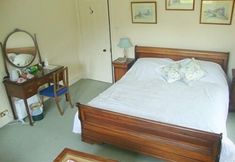 Lain-lain 4 Burcombe Manor