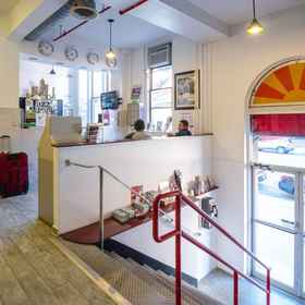 Imej utama 1 Jazz On The Park Hostel, 191st Street Hotels