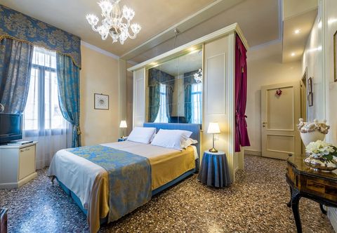 Lainnya Palazzo Odoni