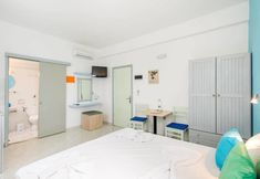 Others 5 Xenones Lindos