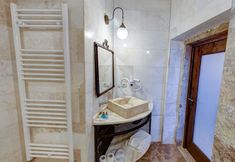 其他 7 Dervish Cave House