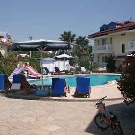 Primary image1馬維克斯克公寓,Karya Villa飯店