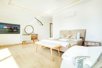 Others 4 Infinity Mountain