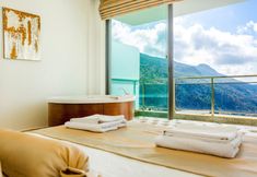 Others 3 Infinity Mountain