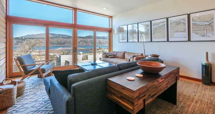 Others Aloft Airy Design Townhouse With Columbia River View by Redawning