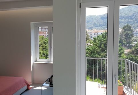 อื่นๆ Younique