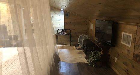 อื่นๆ 2 Cora's Cabins