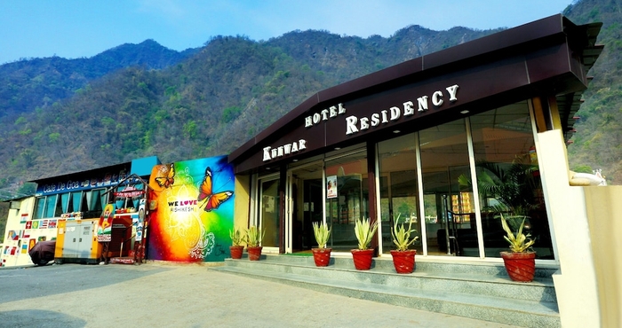Khác Kunwar Residency