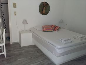 Others 4 Galanis Place