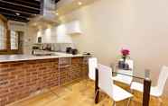 Others 7 Luxury Loft Oxford Street with AC