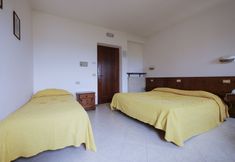 Lain-lain 2 Albergo De March