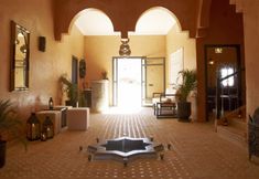 기타 4 Riad Bouchedor