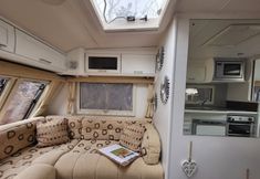 Others 2 Glamping With Llamas