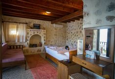 Others 4 Ankh Pension