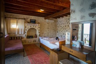 Others 4 Ankh Pension