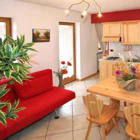 Primary image1Casa Brostolade,多梅杰迪卡多雷公寓