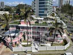 The Pink Hotel Coolangatta, Rp 1.871.972