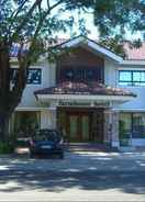 Foto utama Farmhouse Hotel & Cafe