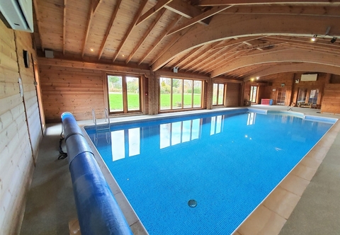 Others The Victorian Barn self catering holidays with pool & hot tubs