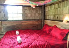 Others 7 Family Batcave Homestay - Hostel