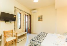 Others 6 Polyxenia Suites