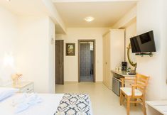 Others 4 Polyxenia Suites