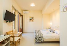 Others 7 Polyxenia Suites