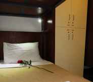 Others 7 VIP Suite Hostel - Makati