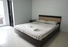 Others 7 Grand Seven Place