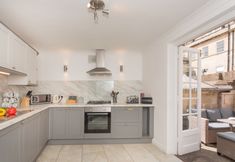 Lainnya 4 Crescent Mews